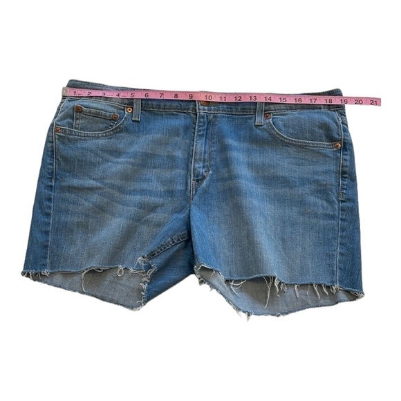 Levi’s Cut Off  Denim Frayed Edges Jean Shorts - Size 16 - Picture 5 of 7